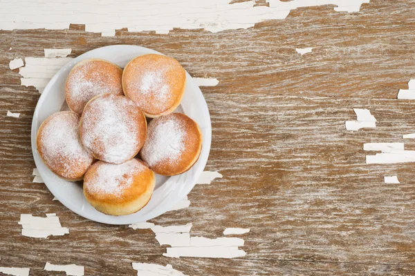 Сладкие пончики — стоковое фото