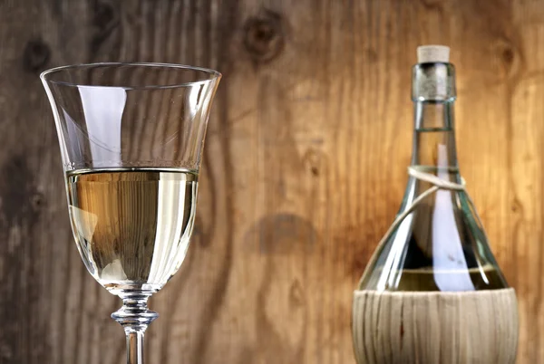 ワイングラスとボトル — ストック写真