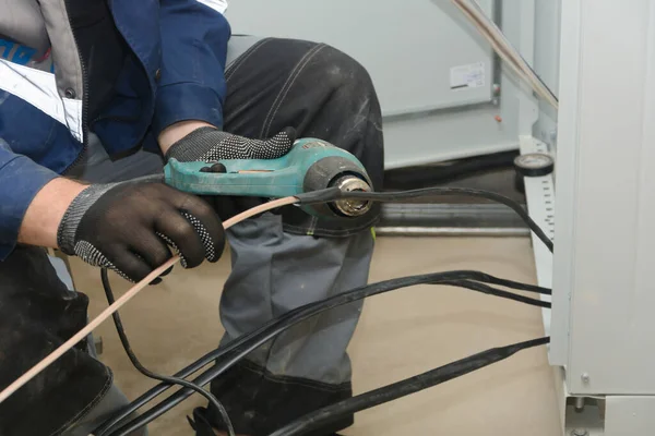 Instalación Manga Cable Calefacción Alambre Aislamiento Con Secador Pelo Industrial — Foto de Stock
