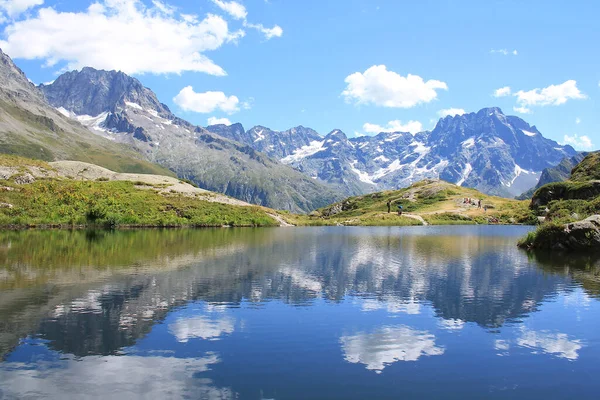 Jezioro Lauzon Chapelle Valgaudemar Alpach Francuskich — Zdjęcie stockowe