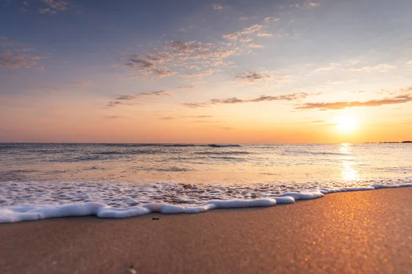 Malerischer Blick Auf Den Schönen Sonnenaufgang Über Dem Meer — Stockfoto