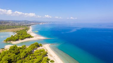 Yunanistan 'da Kumsalda Dinlenen İnsanların Uçan Dronu' ndan Hava Görüntüsü.