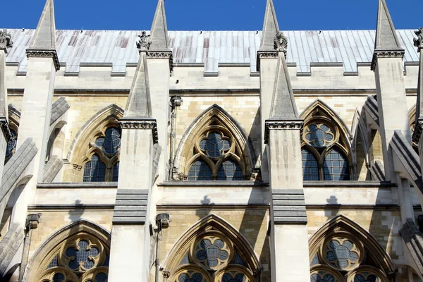 cloister görüntülemek