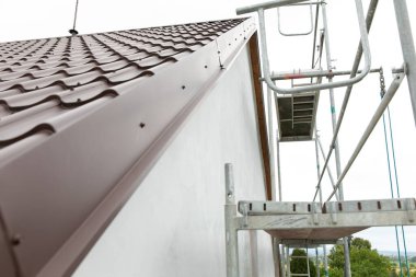 Eski ev (yalıtım cephe polistren yeniden inşası).