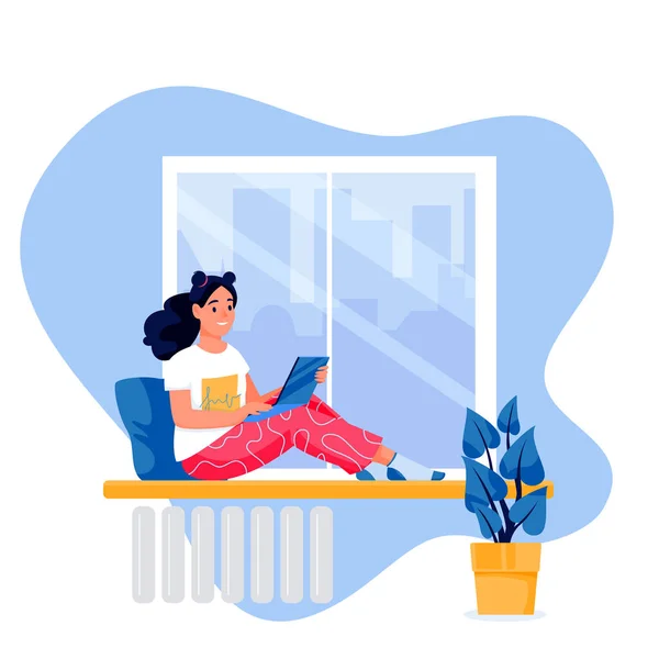 ラップトップを使って窓の上に座っている若い女性フリーランサー ベクトルフラット漫画ビジネスウーマンキャラクターイラスト 自宅での仕事 リモートワーク フリーランスのオンラインジョブコンセプト — ストックベクタ