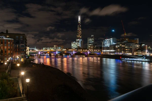 Захватывающая Дух Панорама Осколки Мост Саутуарк Ночью Лондоне Великобритания Длинная — стоковое фото