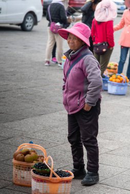 DALI, ÇİN. Şubat 2019. Markette. Gıda reyonu turistlere satılıyor