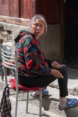 Şubat 2019. Xizhou. Piyasa hayatı sahneleri. Şehir, Hui ve Han sakinlerinden oluşan küçük bir nüfusa sahip Bai halkından oluşuyor..