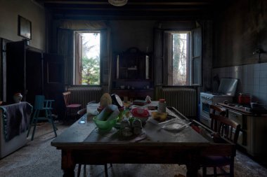 URBEX. ÖZGÜRLÜĞÜ BİR KENDİ İTALYA 'DA GİZLİ BİR EDİLDİ. hdr