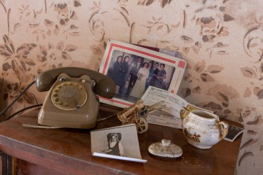 URBEX. GÖREVLİ BİR GÖREVİN İŞARETİ YAŞINDA YAŞINDA YAŞINDA YAŞINDA YAŞINDAN AİLEKTİRİLDİ.