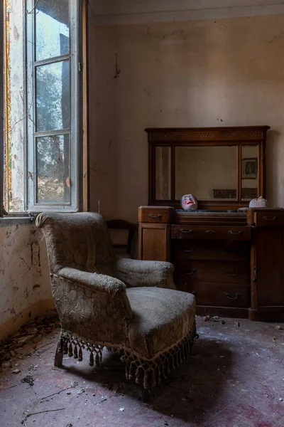 Italia Enero 2021 Vista Dormitorio Con Sillón Antiguo Muebles Una —  Fotos de Stock