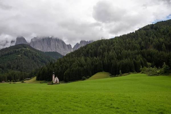 Septiembre 2021 Iglesia San Giovanni Ranui Parque Natural Santa Magdalena — Foto de Stock