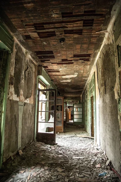 July 2022 Italy Urbex Italy Dilapidated Corridor Abandoned College — Stockfoto
