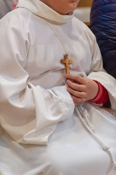 Italy May 2022 Child Hands Play Cross Given Him Day — kuvapankkivalokuva
