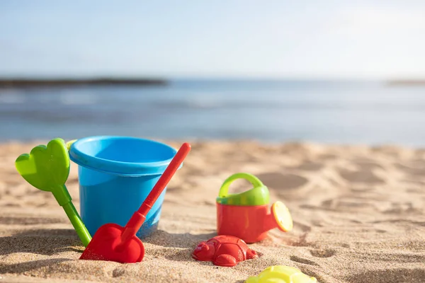 Kumsalda kumsalda oyuncaklar