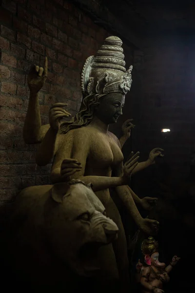 Sagar, Madhya Pradesh, Hindistan - 1 Eylül, 2021-Clay Tanrıça Durga 'nın model yüzü, 