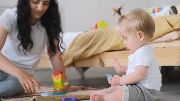 Frühkindliche Entwicklung Kommunikation Zwischen Mutter Und Kind Liebe Und Freundlichkeit — Stockvideo