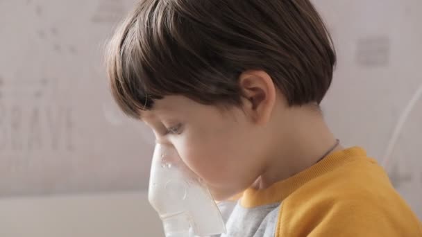 Tratamiento Los Pulmones Las Vías Respiratorias Niños Bebé Está Siendo — Vídeo de stock