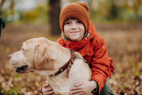 Amitié Enfant Avec Chien Élever Des Enfants Avec Amour Pour — Photo