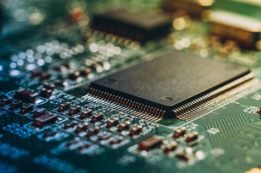 Araba imalatında çip sıkıntısı. Elektronik çiplerin ve elektronik kontrol panellerinin yüksek teknoloji ürünü..