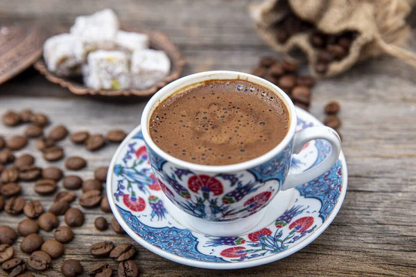 Turkish Coffee Meja Kayu Turki Cangkir Kopi Keramik Tradisional Biji — Stok Foto