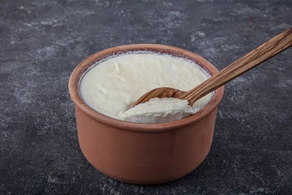 Iogurte Caçarola Deliciosa Cena Iogurte Com Tigela Madeira Pano Saco — Fotografia de Stock