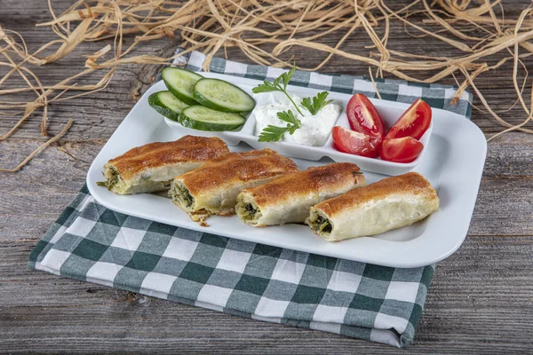 Turkish Borek Rolls Spinach White Plate Traditional Turkish Pastry Rulo — Stock Photo, Image