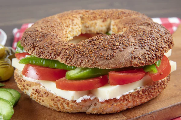 Τούρκικο Σάντουιτς Μπάγκελ Σιμίτ Vegan Bagel Φτιαγμένο Στο Σπίτι Τυρί — Φωτογραφία Αρχείου