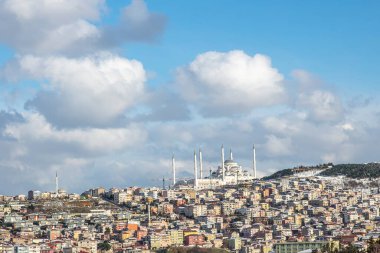 Camlica Tepesi, Camlica Camii. Karlı bir İstanbul günü. İstanbul, Türk.