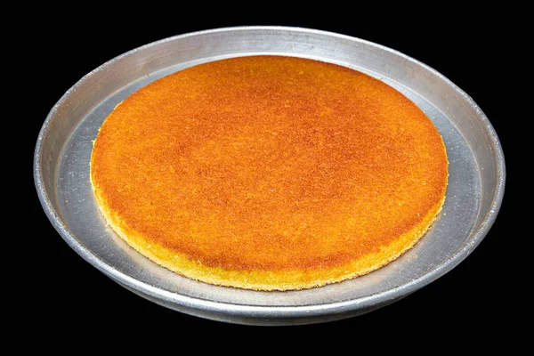 Sıcak tatlı olarak yenen Türk kunefe, kunafa, fıstık tozu ve peynir..