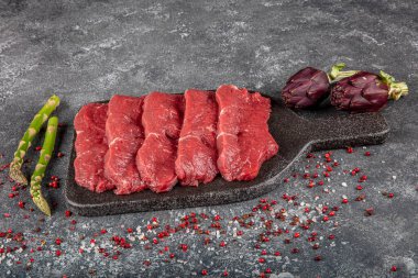 Biftek ham. Barbekü kaburga eti, yaşlı Wagyu ekşili kuru. Çeşitli ham Kara Angus Başbakan eti biftek pala, Striploin, kaburga, bonfile fileto mignon