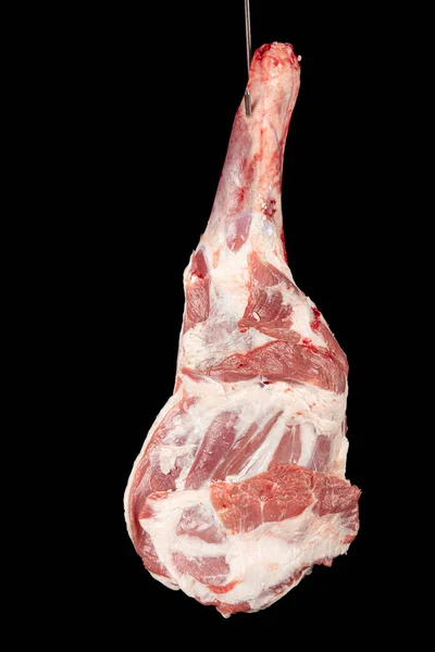 Нога Ягненка Черном Фоне Свежее Сырое Мясо Неприготовленная Нога Ягненка — стоковое фото