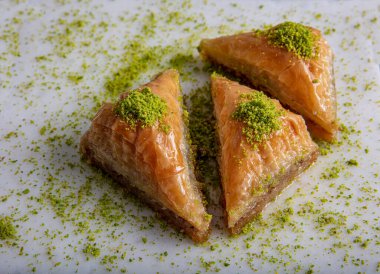 Türk geleneksel Baklava tatlısı ve çay konsepti. Yemek arkaplanı.. 