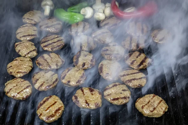 Comida Turca Kofte Kofta Cheddar Almôndegas Kebab Batatas Grelhadas Carvão — Fotografia de Stock