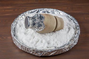 Testi kebap, Türkiye 'de yerel yemek. Otantik Türk Testi kebabı toprak kaplama su sürahisinde pişirilir..