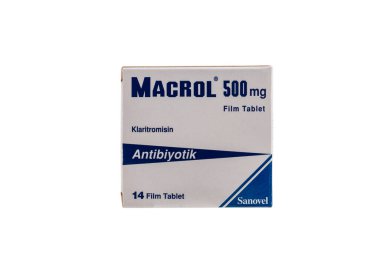 İstanbul, Türkiye - 12 Ocak 2022; Macrol 500 mg antibiyotik. Aktif bileşen Claritromycin içeren antibiyotik. Sanovel firması tarafından Türkiye 'de üretilmektedir..