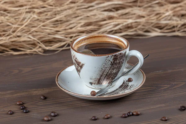 Hot Coffee Coffee Cup Many Coffee Beans Placed Wooden Table — Stock Fotó