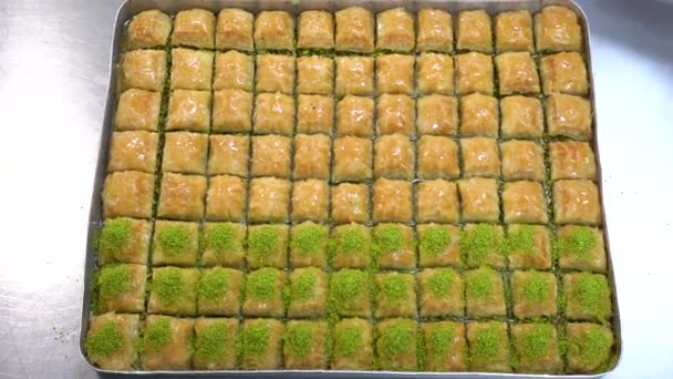 Turquía Estambul Fábrica Alimentos Produce Dulces Turcos Postre Turco Kadayif — Vídeos de Stock