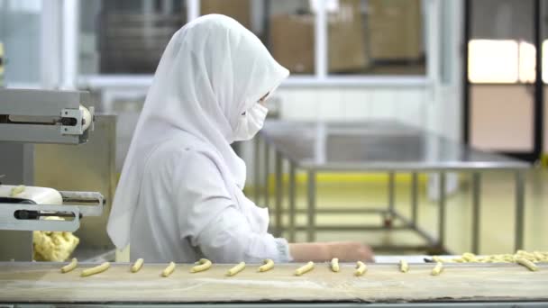 Turkiet Istanbul Livsmedelsfabriken Turkiska Sötsaker Kandil Bagels Arbetstagare Producerar Kandil — Stockvideo
