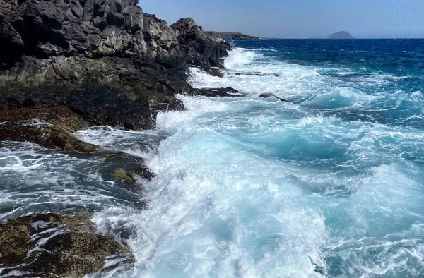 Foto Del Océano Atlántico Azul Salvaje Sus Olas Desde Costa —  Fotos de Stock