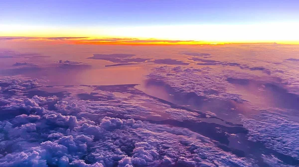 Αεροφωτογραφία Όμορφος Ουρανός Και Ηλιοβασίλεμα Πάνω Από Σύννεφα — Φωτογραφία Αρχείου