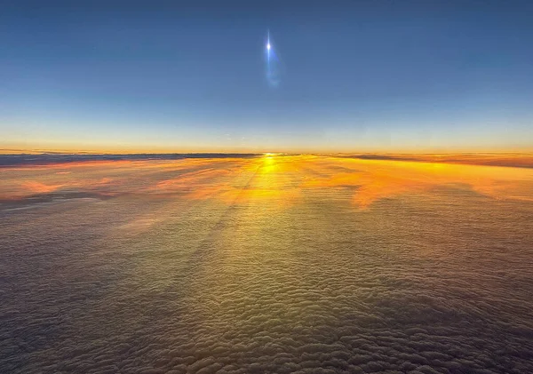 Foto Aérea Céu Bonito Estrela Pôr Sol Acima Das Nuvens — Fotografia de Stock