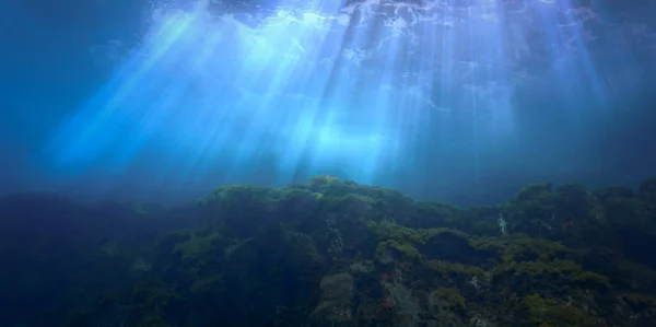 Artistic Underwater Photo Scuba Dive Vortex Waves Rays Light — Zdjęcie stockowe