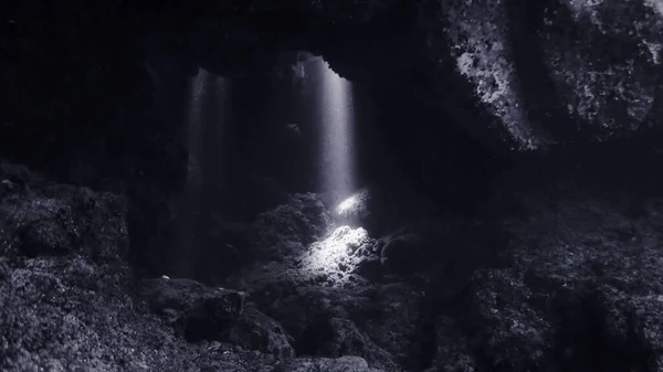 Foto Subaquática Luz Solar Mágica Raio Sol Dentro Uma Caverna — Fotografia de Stock