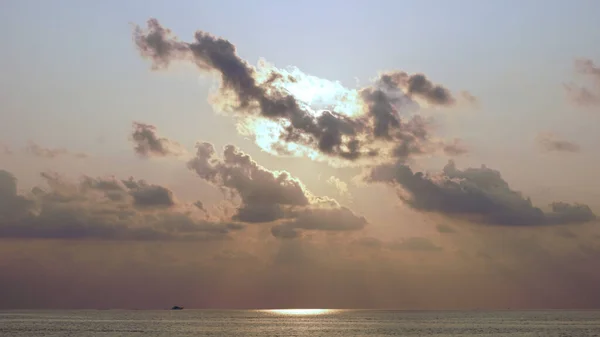 Amazing Sunset Clouds Dramatic Sky Sunset Sunrise Waves Sea Ocean — Stock Photo, Image