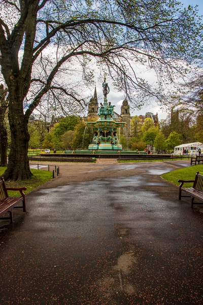 2021年5月5日苏格兰爱丁堡 爱丁堡城堡下面的公园 — 图库照片
