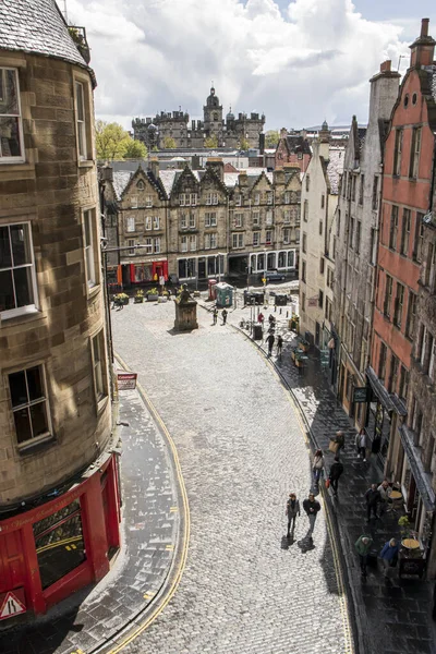 Mayo 2021 Edimburgo Escocia Inglaterra Calle Colorida Con Tiendas Edinburgh — Foto de Stock