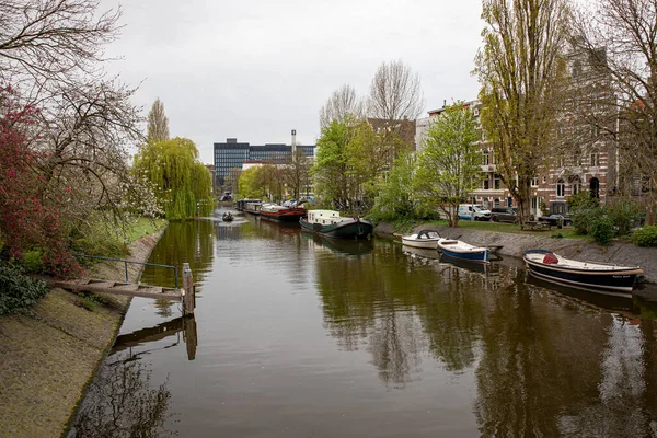 Dubna 2022 Amsterdam Nizozemsko Krásná Říční Krajina Architektura Města — Stock fotografie