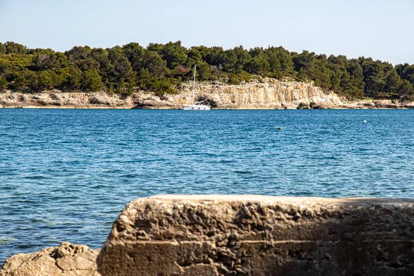 Beau Paysage Sur Mer Adriatique Eau Bleue Par Une Journée — Photo