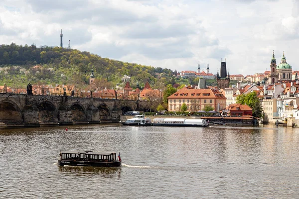 Прага Чехия Апреля 2022 Года Архитектура Города Пейзаж Реке Влтаве — стоковое фото